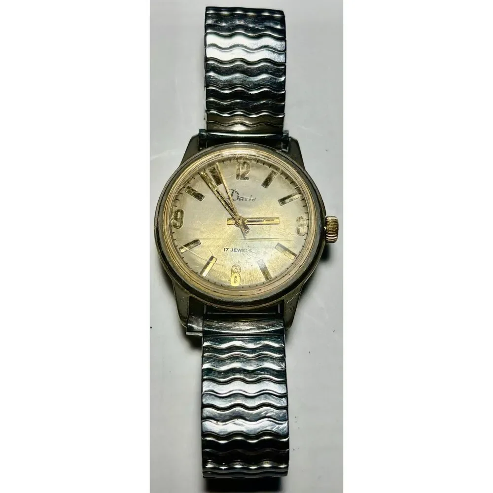Rare Vintage 1950s Davis Mechanical Men's Watch – 17 Jewels – Ticking!